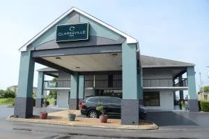 Clarksville Inn - أوك جروف