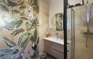 Maisons de vacances Amazing Home In Lorgues With Swimming Pool : photos des chambres