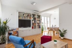 Canarino Apartment - Central Split, Spacious & Bright