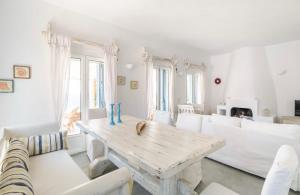 Petra House Kea 12776742