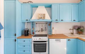 Petra House Kea 12776742