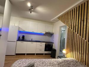 Amazing Hyper Central Flat- Esch