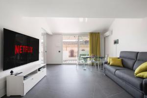 Archimedes luxury apartment with terrace