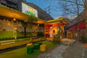 Jungle Hostel by Whoopers - Tosh