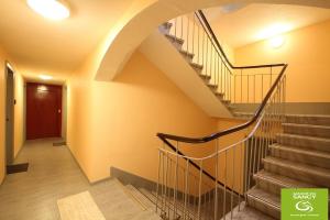 Studio classé 4 personnes face aux Thermes, avec coin nuit