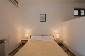 Madra Rooms and Apartments