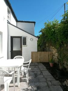 Cosy Beach-side Apartment