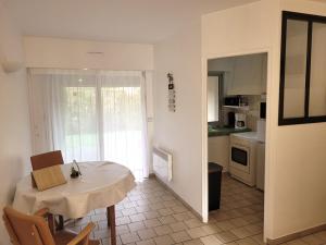 Appartements Les Albizias 5 : photos des chambres