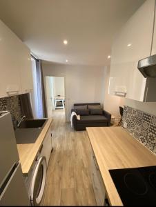 Le Coeur du Port de Golfe Juan - Parking - Clim - Wifi