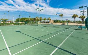 Phoenix II by Brett Robinson Vacations