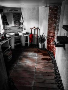 Canvas & Orchids Retreat