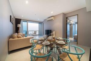 Large 3BR Veranda Pattaya Direct Beach Access