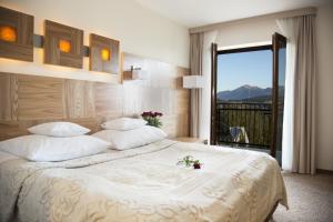 Double Room with Mountain View room in Hotel Zbójnicówka