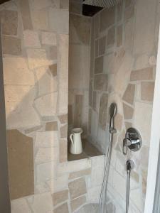 Steinhaus mit Terrasse