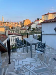 Steinhaus mit Terrasse