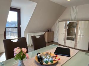 Peedys luxuriöse 60m² Wohnung mit Balkonterrasse
