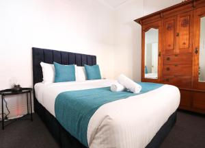 Discover The Rocks - Historical Terrace House