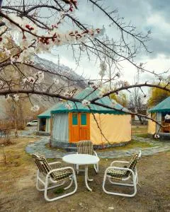 Roomy Yurts, Gulmit Hunza - Pasu