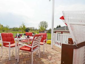 Villa "To Hus" in Sellin - Appartement 01 mit Kamin und Terrasse