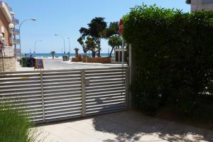 AT024 Dúplex con piscina a unos pasos de la playa, muy bien equipado - 4hvězdičkové hotely ve městě Torredembarra