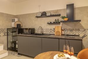 Bright Stone con Vasca Jacuzzi