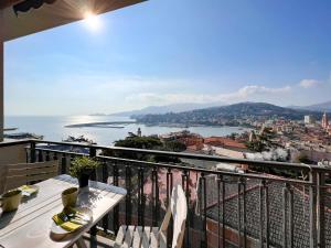 JOIVY Apartment in Rapallo with gulf view