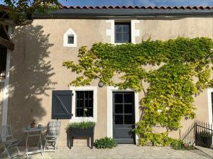 Appartements Gite des Abeilles - Cosy, Rural & Tranquil with Shared Pool : photos des chambres