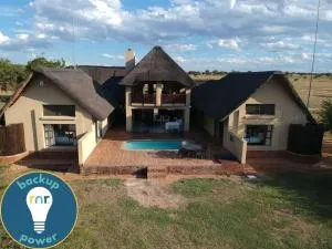 Moshate Lodge Zebula 4 Bedroom Holiday home - Rooiberg