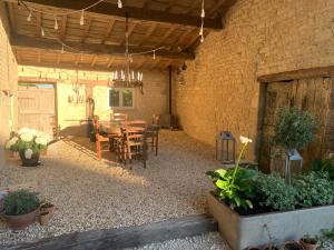 Appartements Gite des Abeilles - Cosy, Rural & Tranquil with Shared Pool : photos des chambres