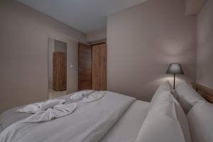 Antigonidon Square 4