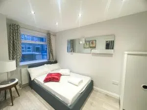 2a Seymour Road - Morden