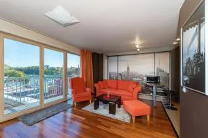 Panoramic city centre apartment by Polo Apartments - Garliava