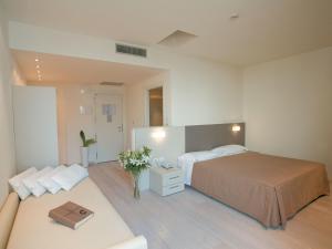 Family Room (2 Adults + 2 Children) room in Hotel Cube