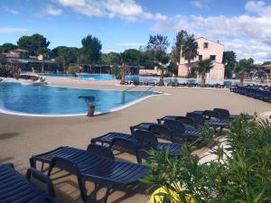 Campings camping les sables du midi : photos des chambres