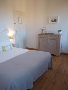 B&B / Chambres d'hotes L'Estanquet Bed and Breakfast pdj offert : photos des chambres