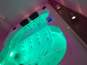 Appart'hotels Jacuzzi Bubble Hot : photos des chambres