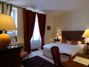 Hotels Logis Hotel La Tonnellerie : photos des chambres