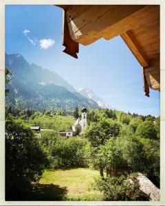 Stefan Glowacz CHALET mit traumhaftem Bergblick