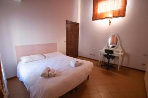 La Dimora delle Emozioni - Il Fascino del Centro Storico e Ladrenalina dellAutodromo