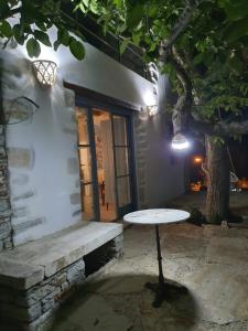 PYRGOS - Traditional house at Kaloxilos, Naxos