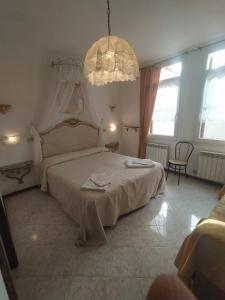 Double or Twin Room with Bathroom room in Cà Isabella