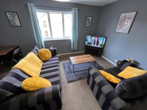 Spacious Apartment with Parking