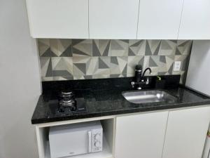 Flat Beverly Hills 101A