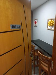 Flat Beverly Hills 101A