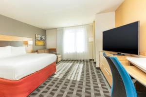 Wellness Studio King Room room in TownePlace Suites by Marriott Las Vegas City Center