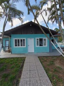 Casa de praia com piscina para 05 pessoas