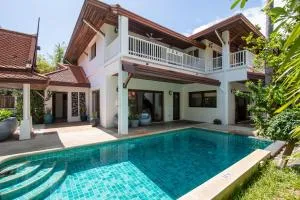 Beachfront Resort Villa Baan Tawan 3BR - Laem Set