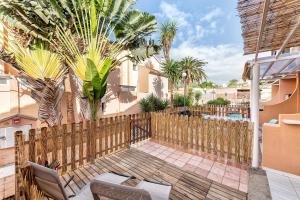 GREEN ISLAND HOLIDAY