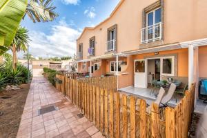 GREEN ISLAND HOLIDAY