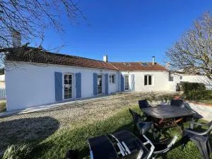 Maison familiale accueillante à Saint-Michel-en-l'Herm avec jardin - Triaize